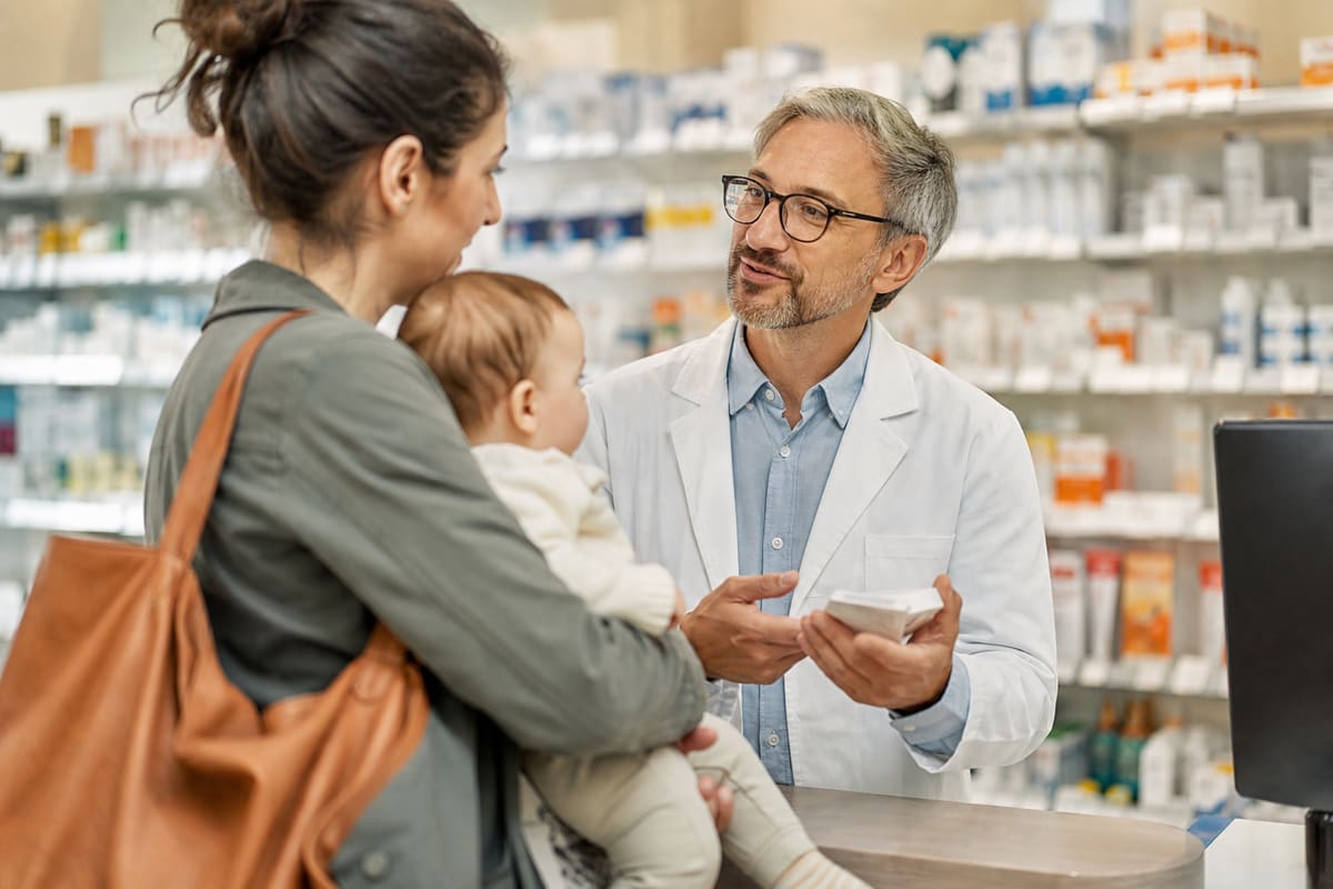 Conseil en pharmacie pour le traitement des poux chez un jeune enfant